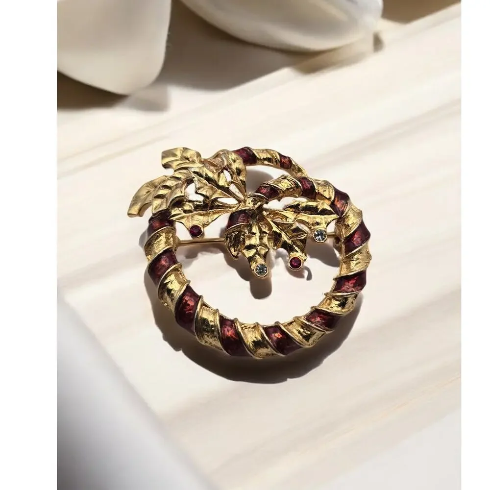 Red Gold Wreath Brooch Pin Textured Leaf Statement Jewelry Ornate Classic Style